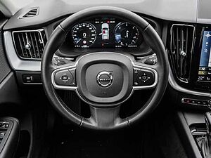 Volvo  Momentum Pro 2WD D4 EU6d-T Navi Leder digitales Cockpit Memory Sitze Soundsystem