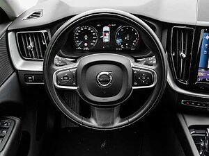 Volvo  Momentum Pro 2WD B4 Benzin EU6d Navi Leder digitales Cockpit Memory Sitze Sounds