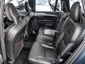 Volvo  Momentum Pro AWD B5 Diesel EU6d Allrad Navi Leder digitales Cockpit Soundsystem