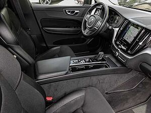 Volvo  Momentum Pro AWD B4 Diesel EU6d Allrad Navi digitales Cockpit Soundsystem Harman