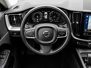 Volvo  Momentum Pro 2WD B4 Benzin EU6d Navi Leder digitales Cockpit Memory Sitze Sounds