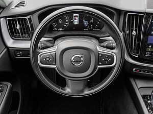 Volvo  Momentum Pro AWD B4 Diesel EU6d Allrad StandHZG Navi Leder digitales Cockpit Mem