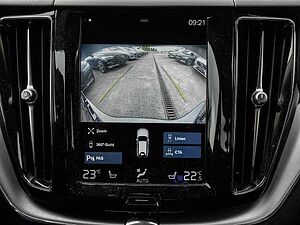 Volvo  Momentum Pro AWD B4 Diesel EU6d Allrad StandHZG Navi Leder digitales Cockpit Mem