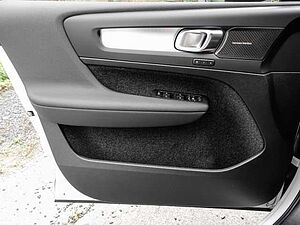 Volvo  B3 Benzin Plus Dark Business-Paket BLIS Pixel-LED