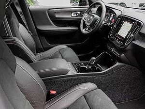 Volvo  R Design AWD D4 EU6d-T Allrad Navi Leder digitales Cockpit Soundsystem LED Sperr