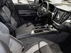 Volvo  Kombi Plus Dark B4 Mild-Hybrid  Benzin EU6d