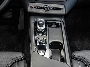 Volvo  Plus Bright AWD B5 Diesel EU6d 7-Sitzer Allrad AD StandHZG digitales Cockpit