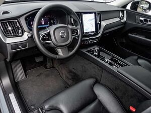 Volvo  Plus Dark 2WD B4 Benzin EU6d digitales Cockpit Memory Sitze Soundsystem LED