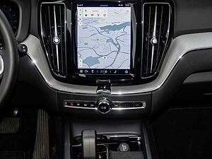 Volvo  Plus Dark 2WD B4 Benzin EU6d digitales Cockpit Memory Sitze Soundsystem LED