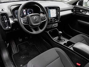 Volvo  Momentum Pro 2WD T3 EU6d AHK Navi digitales Cockpit Soundsystem HarmanKardon LED