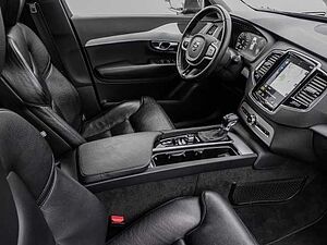 Volvo  Momentum AWD T5 EU6d-T AHK Navi Leder digitales Cockpit Soundsystem LED Kurvenli