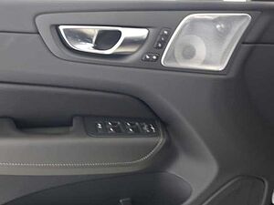 Volvo  Ultra Dark Recharge Plug-In Hybrid AWD T8 Twin Engine EU6d HUD AD StandHZG AHK