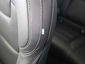 Volvo  Ultra Dark Recharge Plug-In Hybrid AWD T8 Twin Engine EU6d HUD AD StandHZG AHK