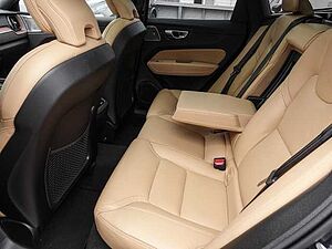 Volvo  Ultra Dark AWD B5 Benzin EU6e HUD AD digitales Cockpit Memory Sitze Soundsystem