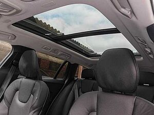 Volvo  Kombi Plus Bright Recharge Plug-In Hybrid AWD T6 Twin Engine EU6d StandHZG digit