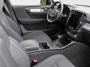 Volvo  Momentum Pro 2WD T2 EU6d Navi digitales Cockpit Soundsystem LED Kurvenlicht Sche