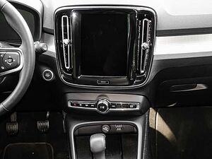 Volvo  Momentum Pro 2WD T2 EU6d Navi digitales Cockpit Soundsystem LED Kurvenlicht Sche