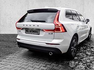 Volvo  Momentum Pro AWD B4 Diesel EU6d Allrad StandHZG Navi digitales Cockpit Soundsyst