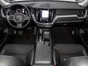 Volvo  Momentum Pro AWD B4 Diesel EU6d Allrad StandHZG Navi digitales Cockpit Soundsyst