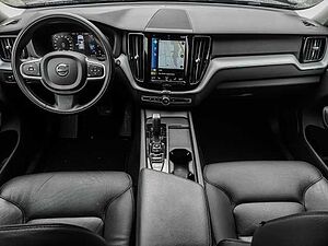 Volvo  Momentum Pro AWD B4 Diesel EU6d Allrad StandHZG Navi Leder digitales Cockpit