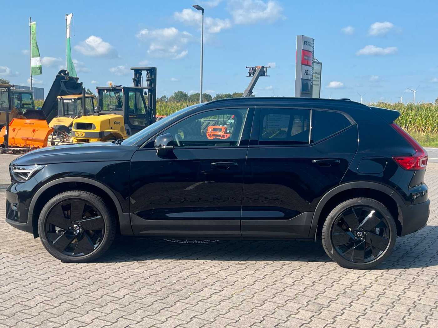 Volvo  Extended Range Black Edition Plus |AHK|20'|