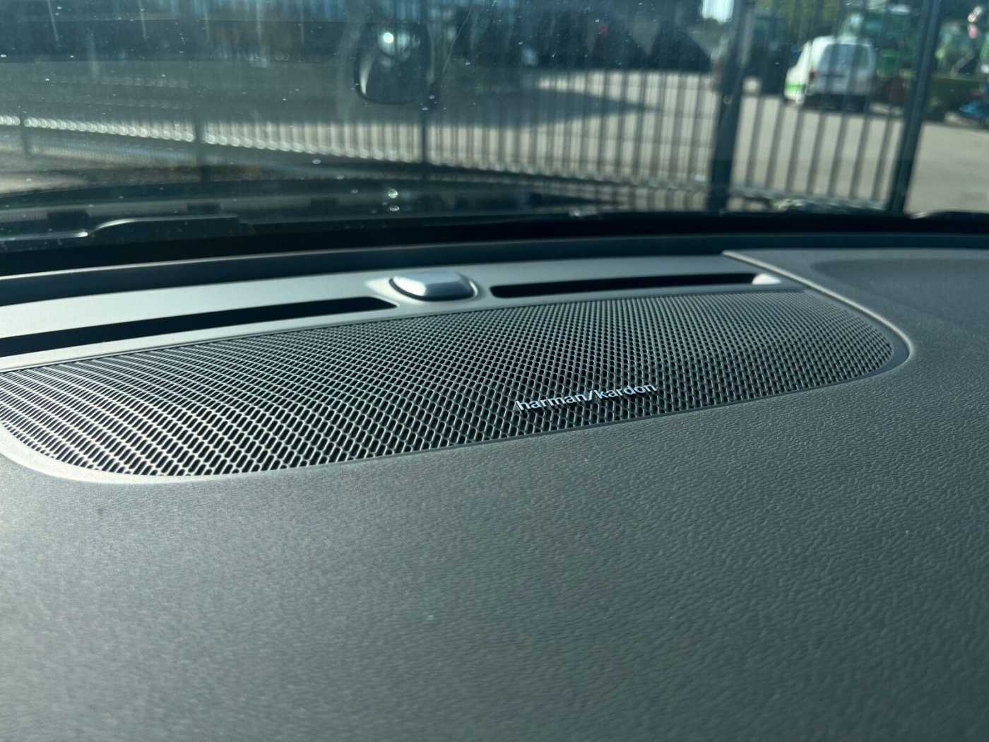 Volvo  Extended Range Black Edition Plus |AHK|20'|