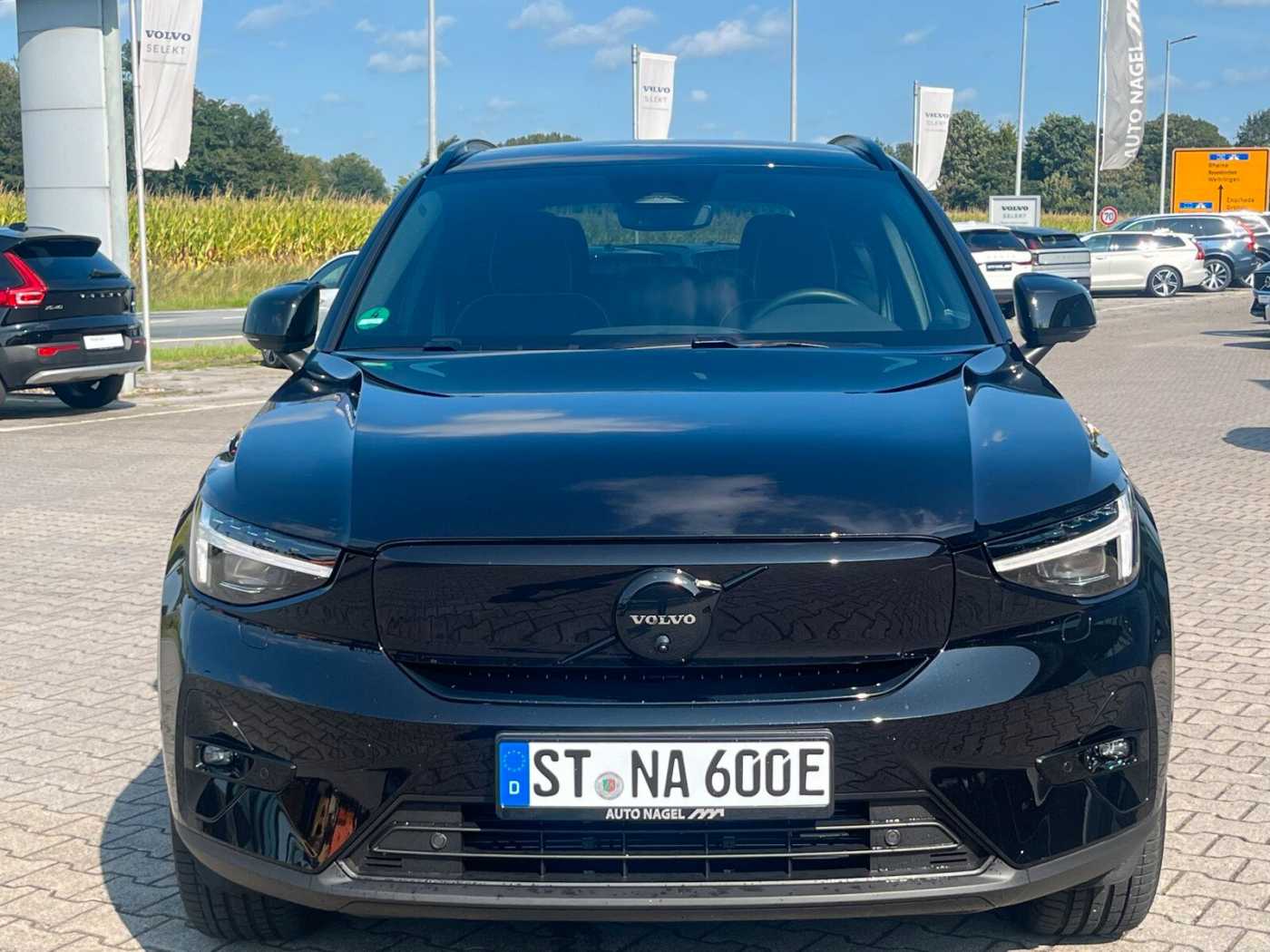 Volvo  Extended Range Black Edition Plus |AHK|20'|