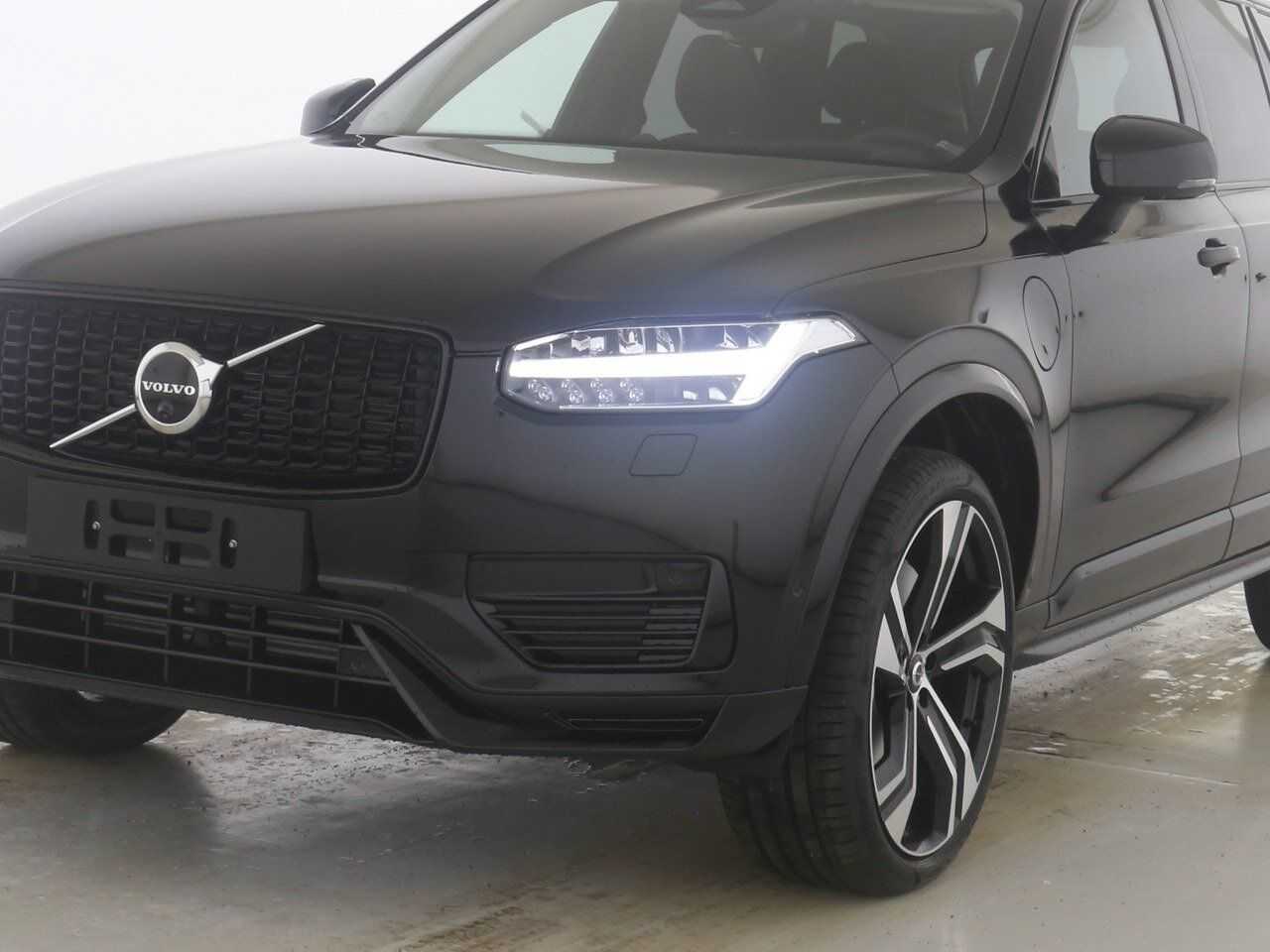 Volvo  Recharge T8 Ultimate Dark |AHK|B&W|20'|LED|