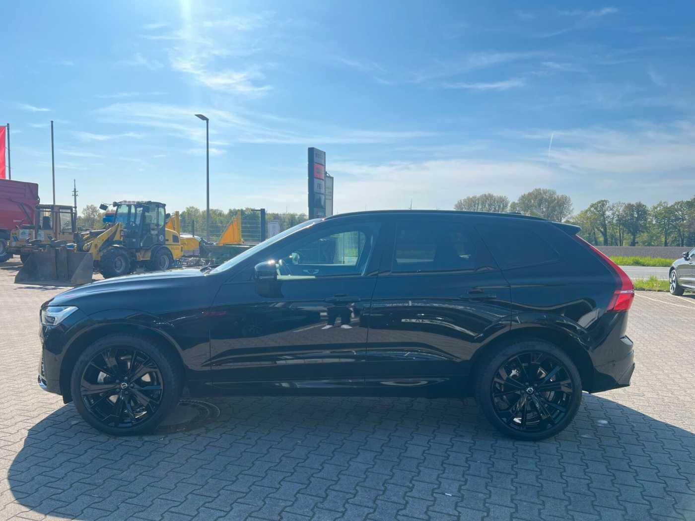 Volvo  B5 AWD Plus Black Edition PANO|STANDH|360CA