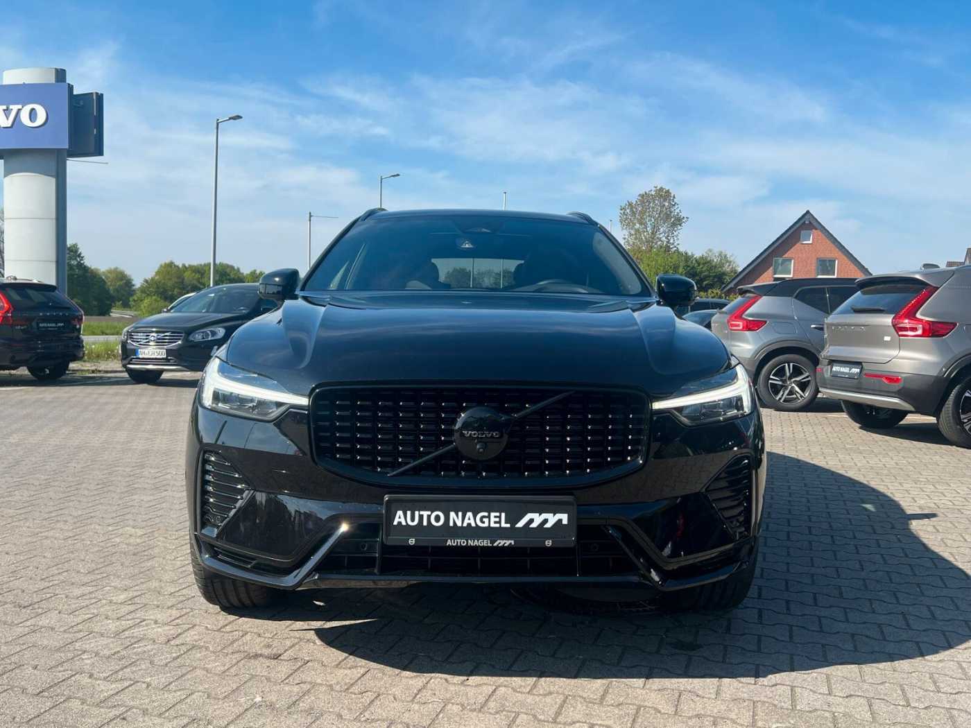 Volvo  B5 AWD Plus Black Edition PANO|STANDH|360CA