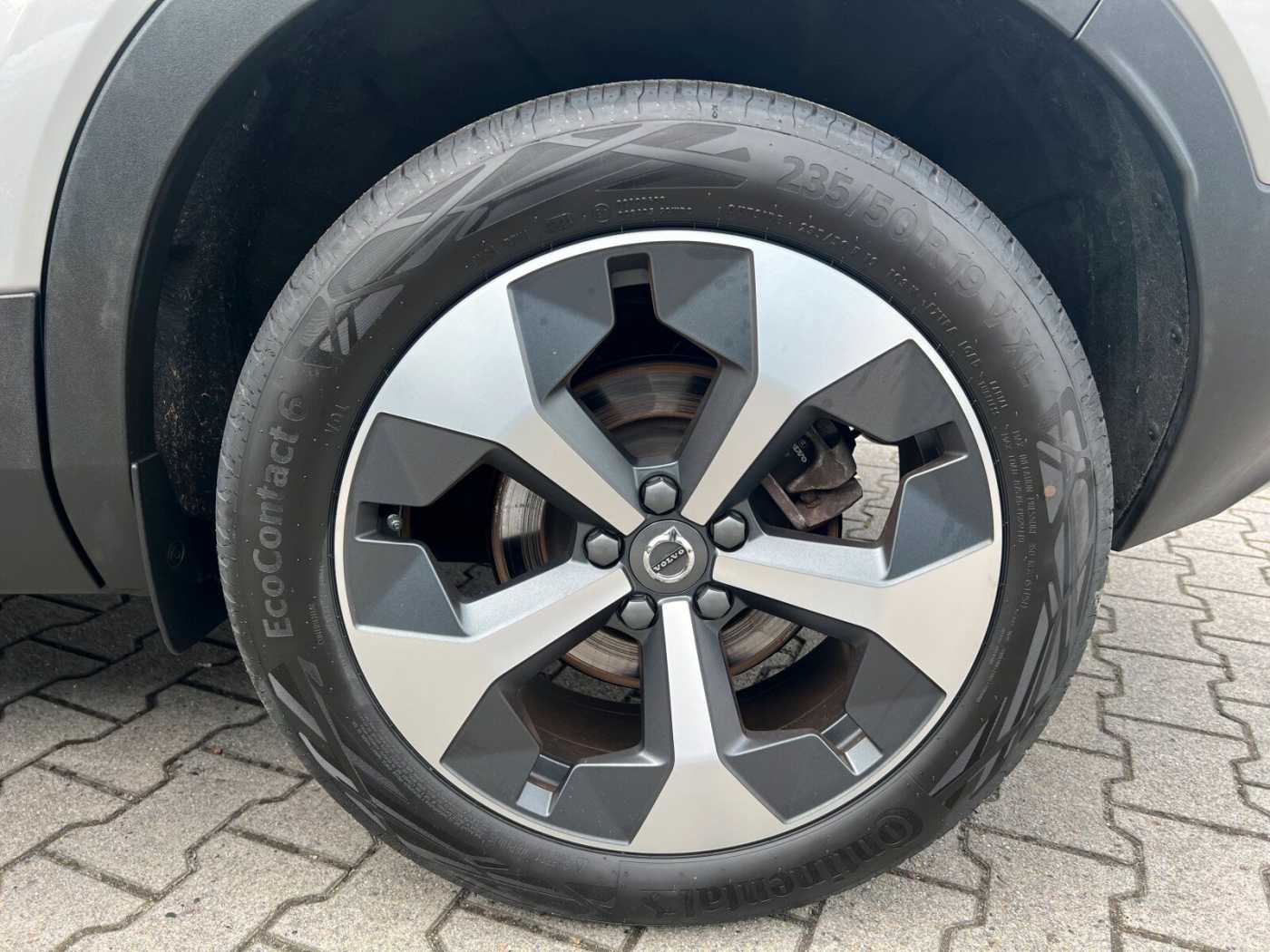 Volvo  B3 Autom. Core CONNECT|el. SITZE|LED|