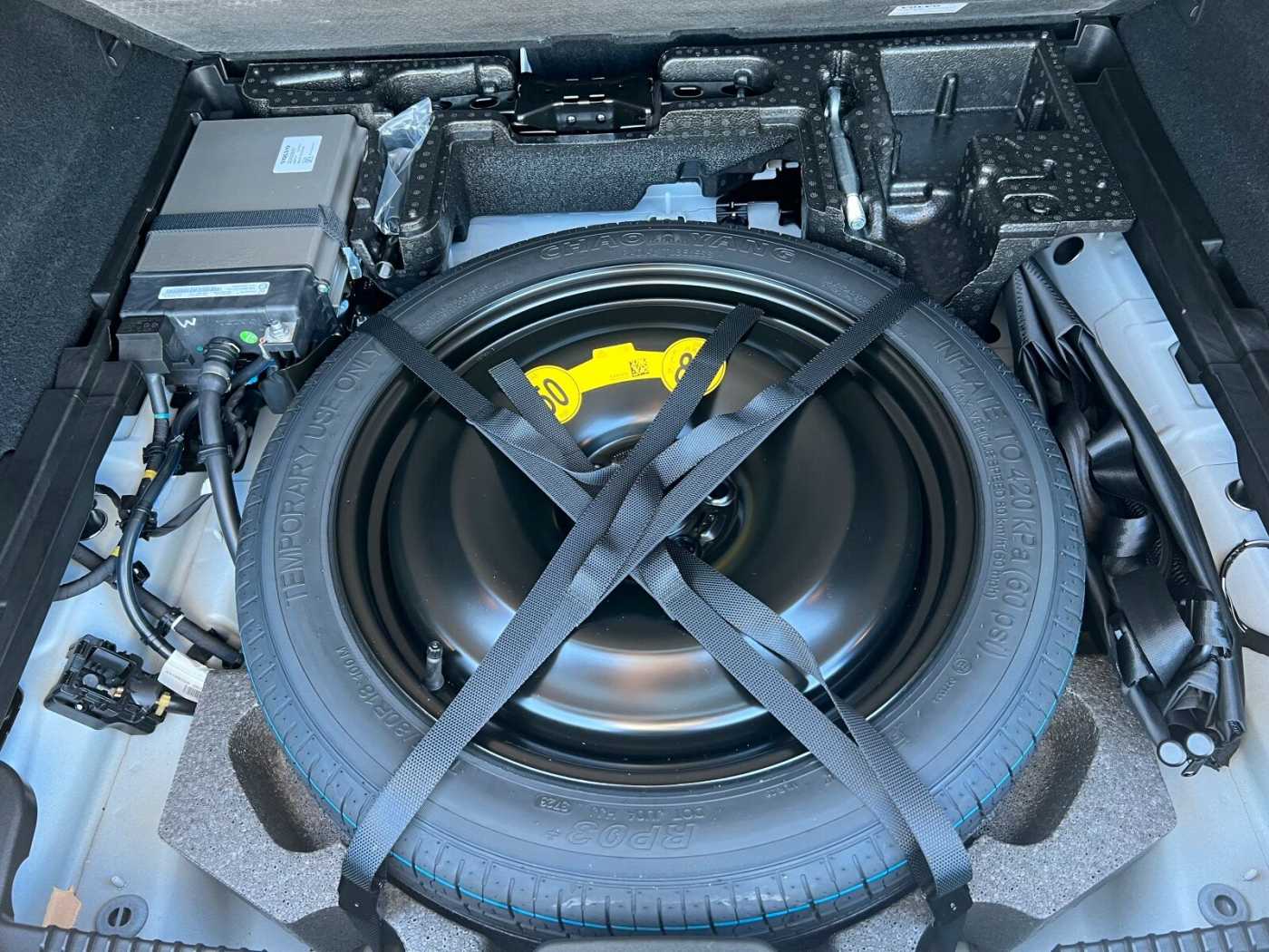 Volvo  B4 Plus Dark LED | 360° CAM | STANDHEIZUNG