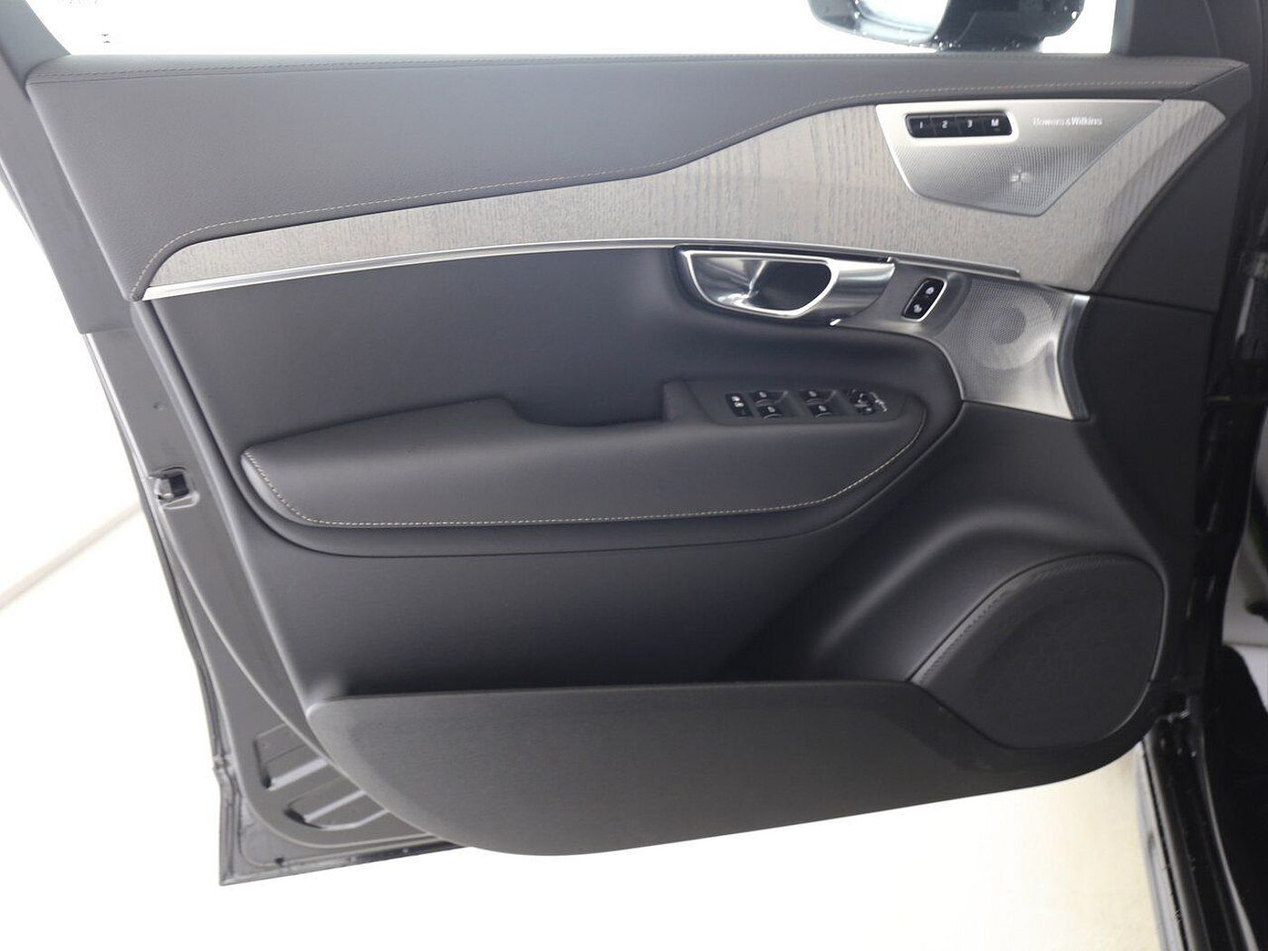 Volvo  T8 AWD Ultra Dark Plug-In B&W|AHK|22'|MASSA