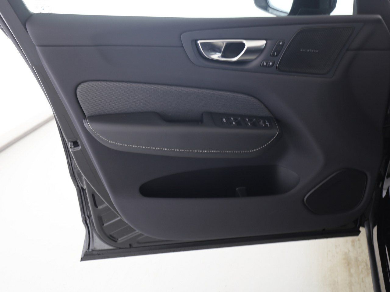 Volvo  T6 AWD Plus Black Edition PANO|HEAD UP|LUFT