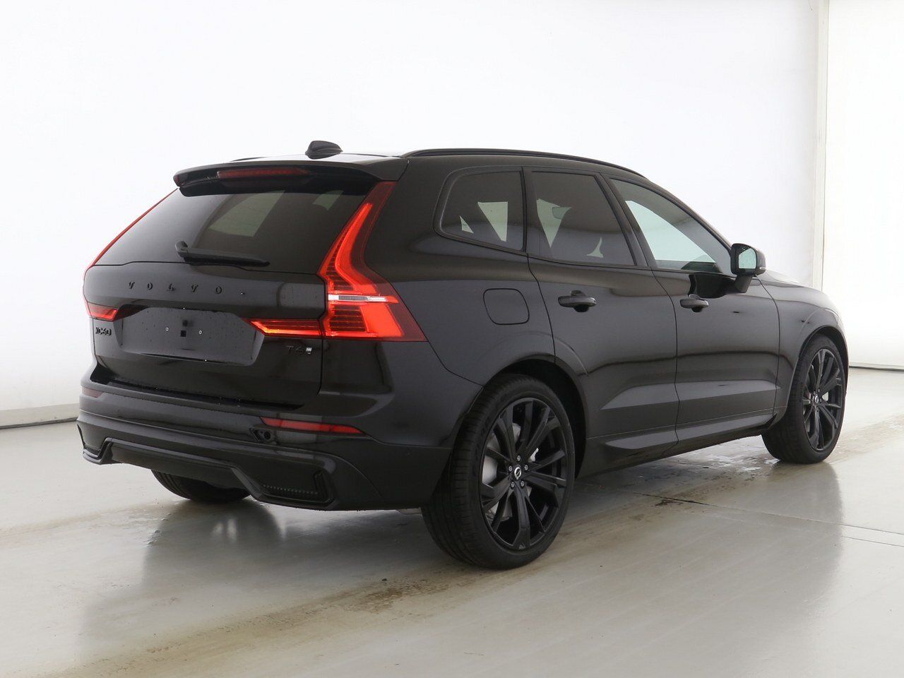 Volvo  T6 AWD Plus Black Edition PANO|HEAD UP|LUFT