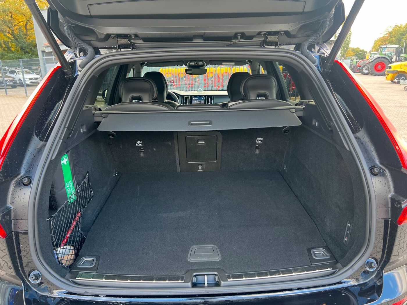 Volvo  Recharge T8 Plus Black Edition LUFT|AHK|B&W