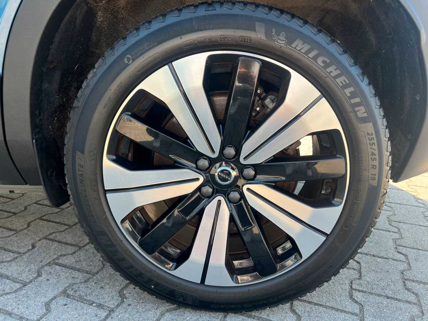 Volvo  Recharge Plus PANO|NAVI|LED|KAMERA|69kWh|AHK