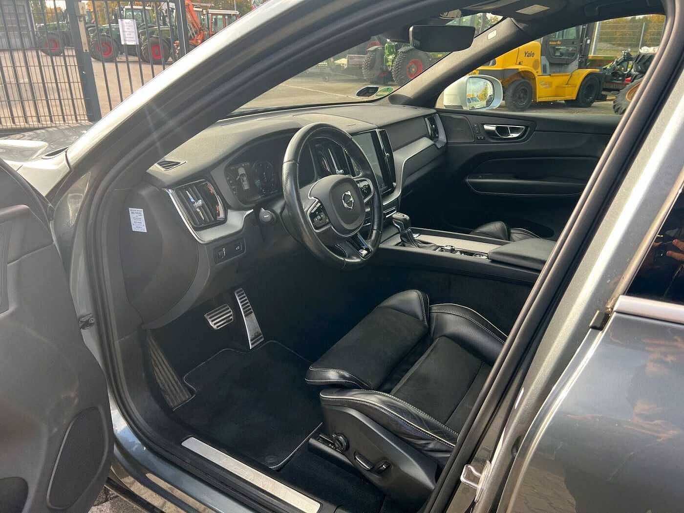 Volvo  D4 2WD R Design (EURO 6d-TEMP) |H/K|360°|MEMORY|