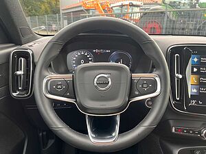 Volvo  T4 2WD Plus Dark Plug-In |H&K|CAM|NAVI|LED|