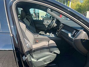 Volvo  B5 AWD Plus Black Edition PANO|STANDH|360CA