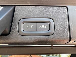 Volvo  B5 AWD Plus Black Edition PANO|STANDH|360CA
