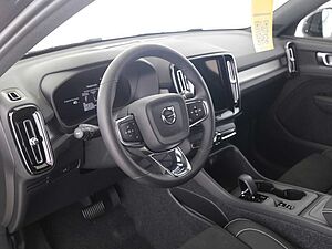 Volvo  Autom. B3 Core CONNECT|el. SITZE|19'ALU|LED|