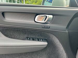 Volvo  B3 Autom. Core CONNECT|el. SITZE|LED|