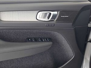 Volvo  B4 Ultra Dark PANO| 21'| ALU| LEDER| LED|