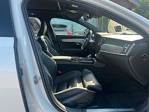 Volvo  Recharge T6 Ultra Dark ||LUFT|AHK|B&W|PANO||