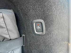 Volvo  Recharge T6 Ultra Dark ||LUFT|AHK|B&W|PANO||