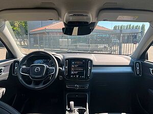 Volvo  B4 2WD Momentum (EURO 6d)