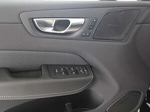 Volvo  T6 AWD Plus Black Edition PANO|HEAD UP|LUFT