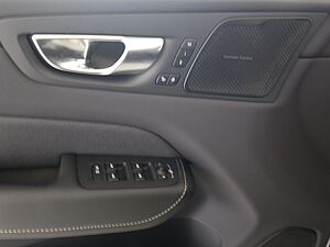 Volvo  T6 Plus Black Edition PANO|HK|360CAM|ACC