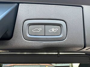 Volvo  Recharge T8 Plus Black Edition LUFT|AHK|B&W
